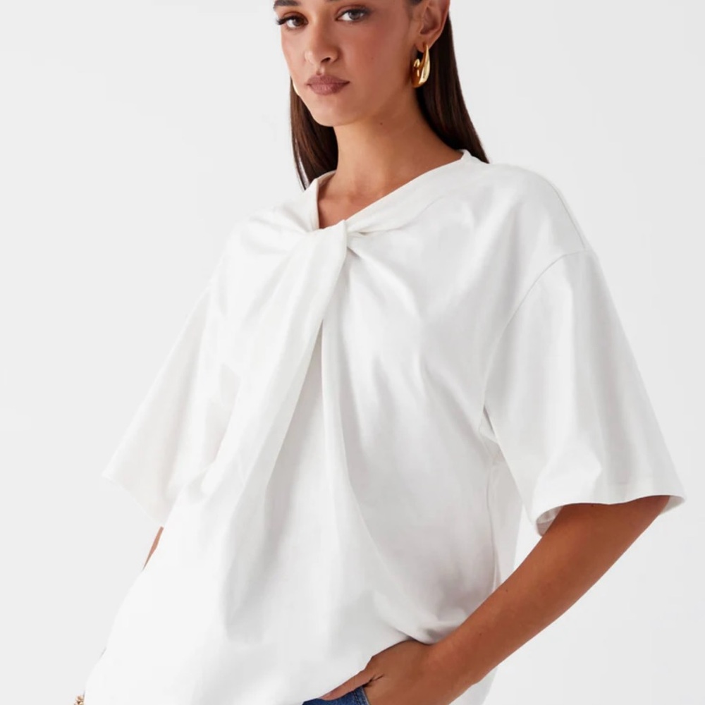 NWT Peppermayo White Knot Detail Top